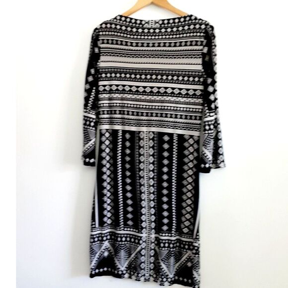 Beige by eci Black White Geometric Print 3/4 Sleeves Jersey Shift Dress Size 8 - Picture 4 of 9
